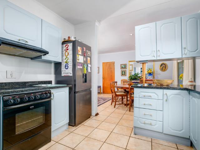 3 Bedroom Cluster For Sale in Bergbron