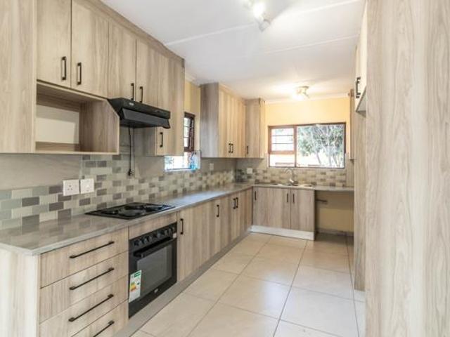 3 Bedroom Cluster in Van Riebeeck Park