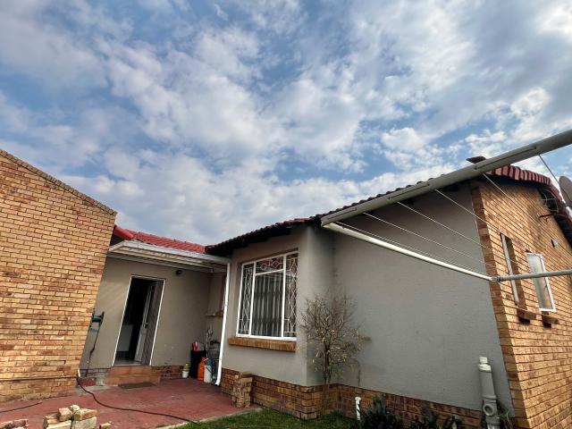3 Bedroom Cluster in Vorna Valley