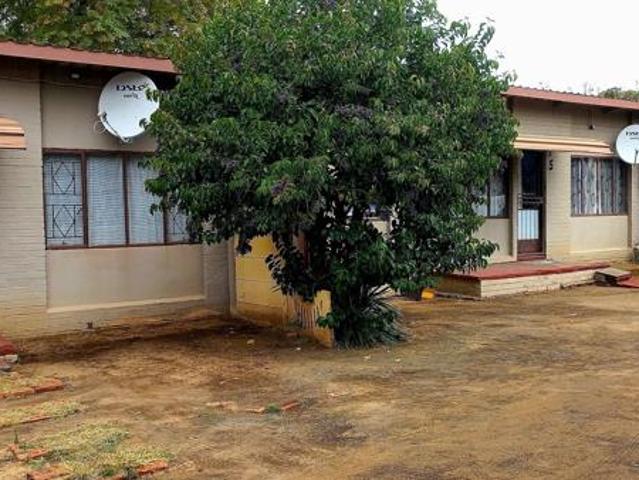 3 Bedroom Cluster in Winburg