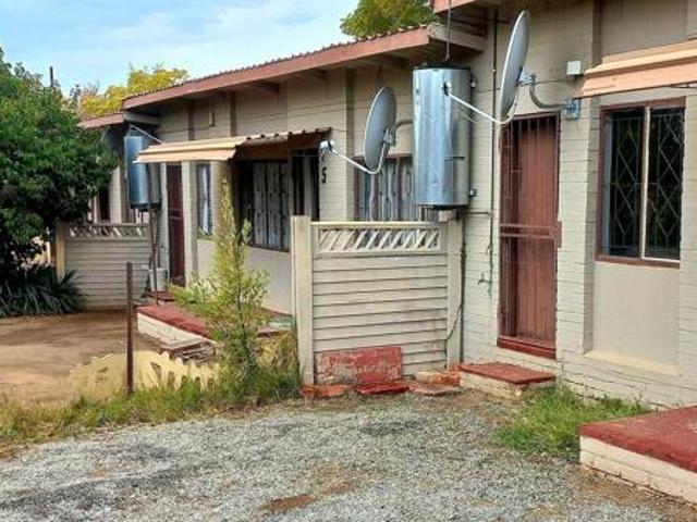 3 Bedroom Cluster in Winburg