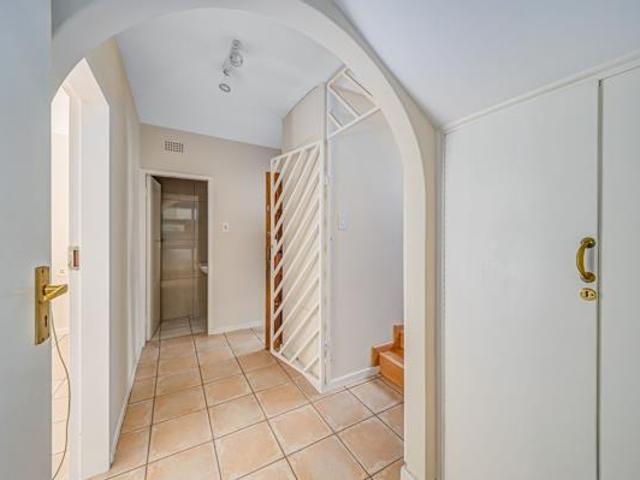 3 Bedroom Cluster in Benmore Gardens
