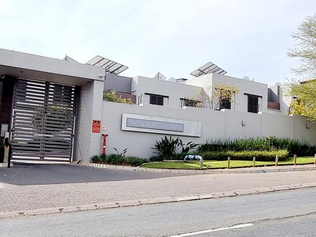 3 Bedroom Cluster in Bryanston
