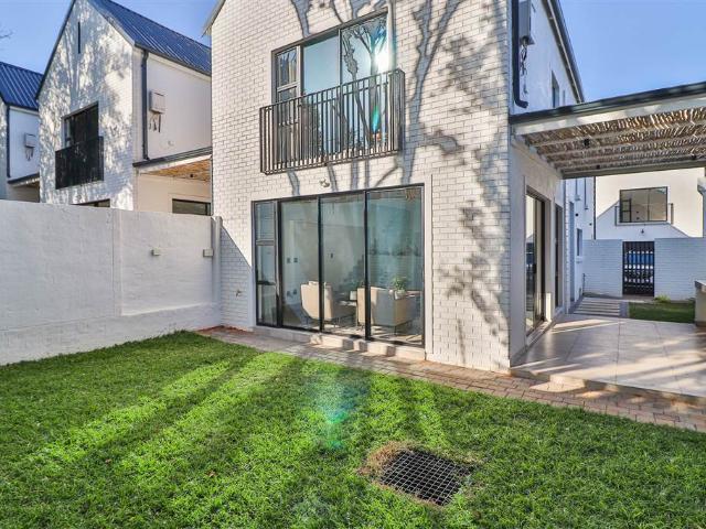 3 Bedroom Cluster in Dunkeld West