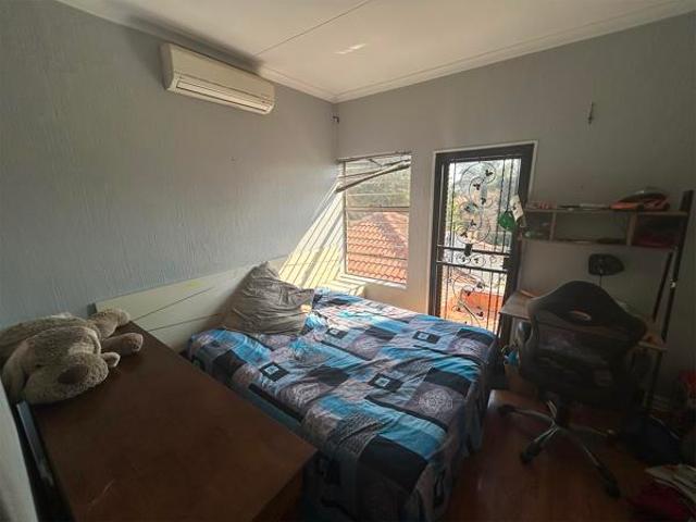 3 Bedroom Cluster in Florida Glen