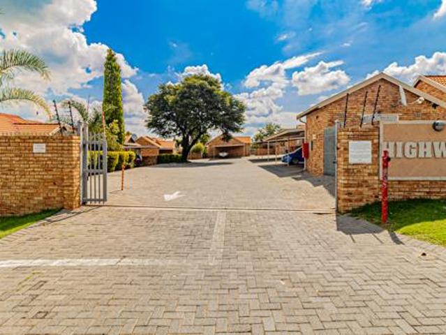 3 Bedroom Cluster in Kosmosdal