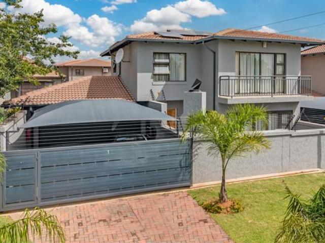 3 Bedroom Cluster in Krugersdorp North