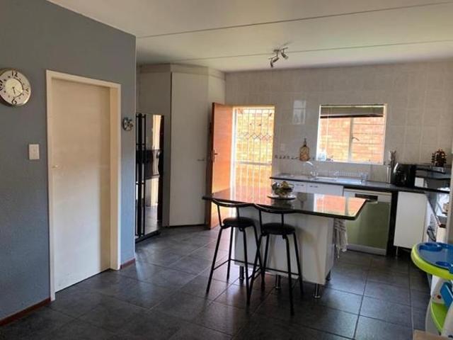 3 Bedroom Cluster in Kyalami