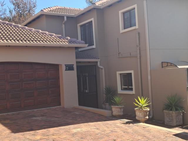 3 Bedroom Cluster in Noordheuwel