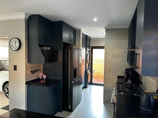 3 Bedroom Cluster in New Redruth