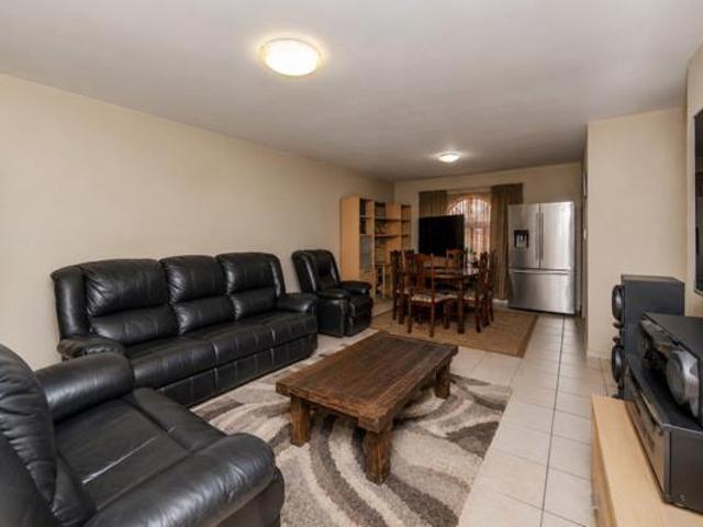 3 Bedroom Cluster in Noordheuwel