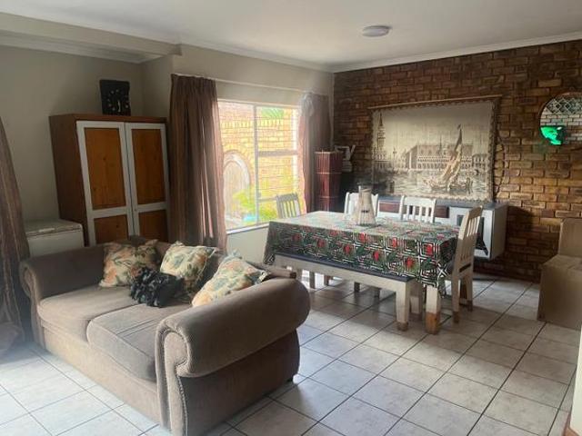 3 Bedroom Cluster in Noordheuwel