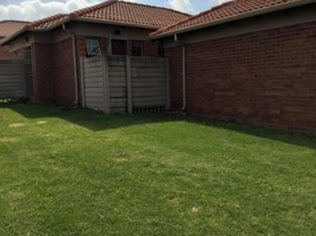 3 Bedroom Cluster in Olievenhoutbosch