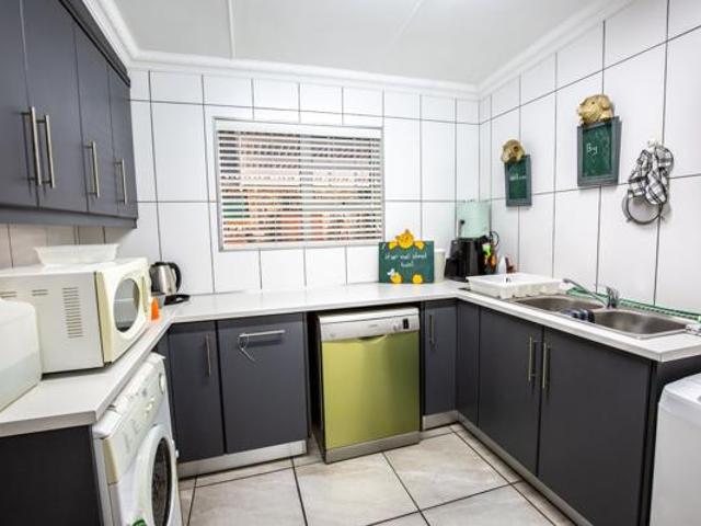 3 Bedroom Cluster in West Bank