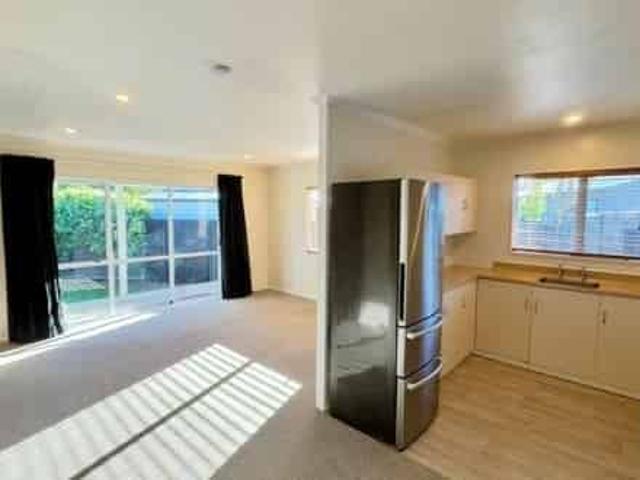 3 bed + sleepout + pet friendly fully fenced home