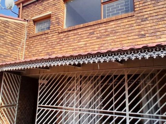 3 Bedroom and 1.5 bathroom townhouse for sale in Cw3 Vanderbijlpark Gauteng