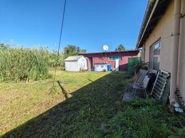 3 bedroom and 2 bathroom smallholdin.