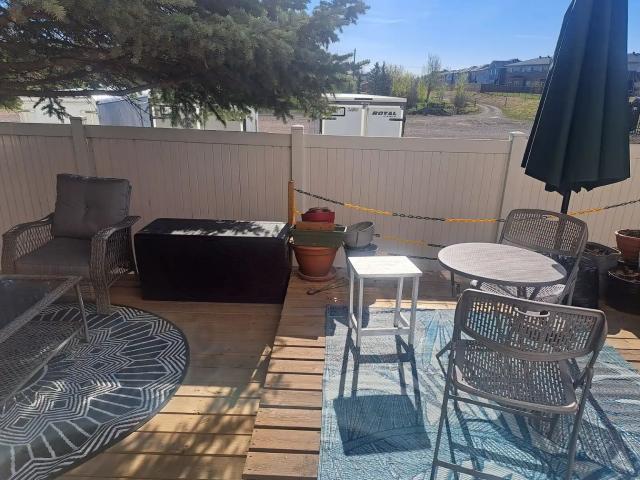 3 Bedroom airconditioned town home with single garage in sought after location