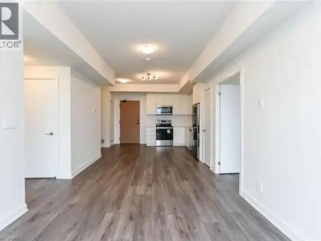3 Bedroom Apartment Milton ON 102952187