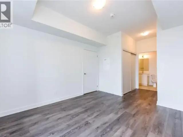 3 Bedroom Apartment Milton ON 102143863