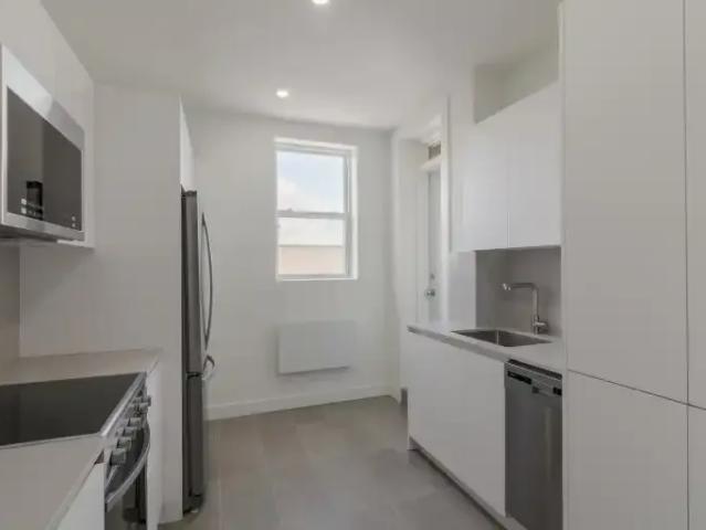 3 Bedroom Apartment Montreal QC LS101506827
