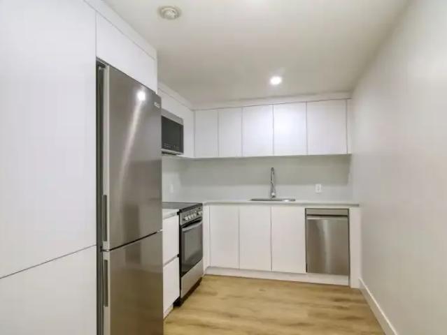 3 Bedroom Apartment Montreal QC 94008150