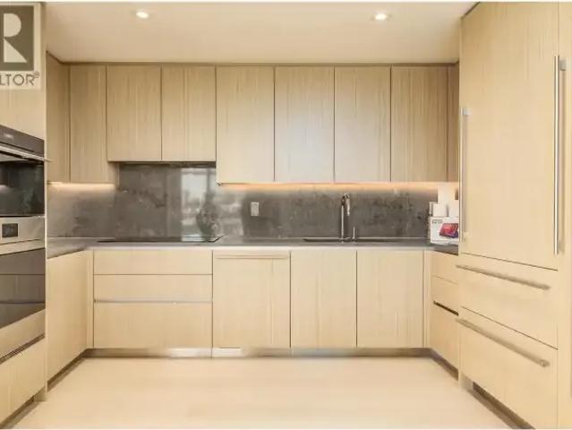 3 Bedroom Apartment North Vancouver BC 104470911