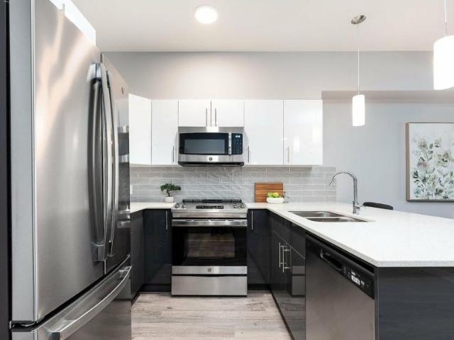 3 Bedroom Apartment Ottawa ON 97743433