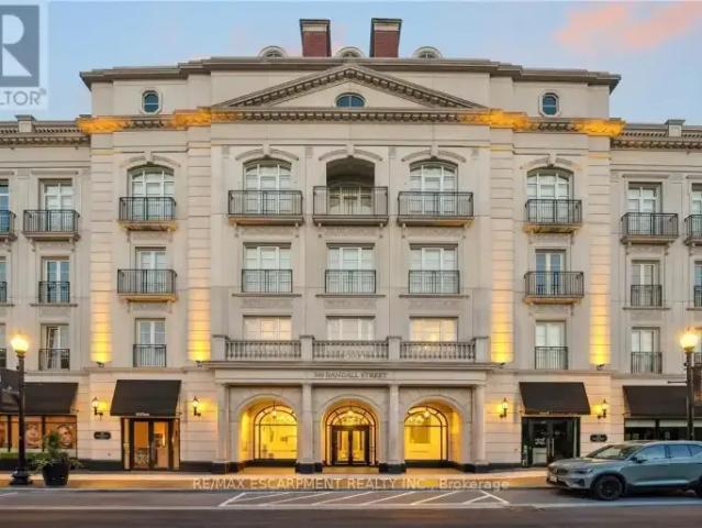 3 Bedroom Apartment Oakville ON 103355408