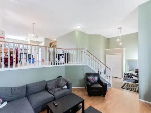 3 Bedroom Apartment Airdrie AB 104180447