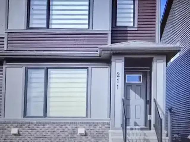 3 Bedroom Apartment Airdrie AB 104181987