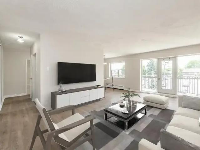 3 Bedroom Apartment Burlington ON 102701183