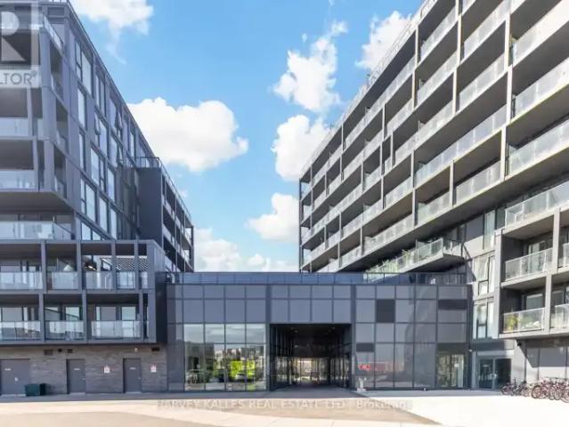 3 Bedroom Apartment Burlington ON 103879530