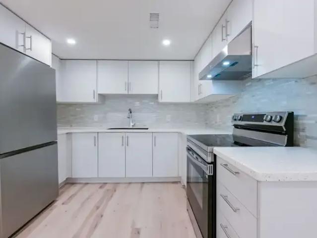 3 Bedroom Apartment Brampton ON 104863918