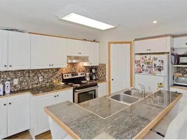 3 Bedroom Apartment Calgary AB 104141637