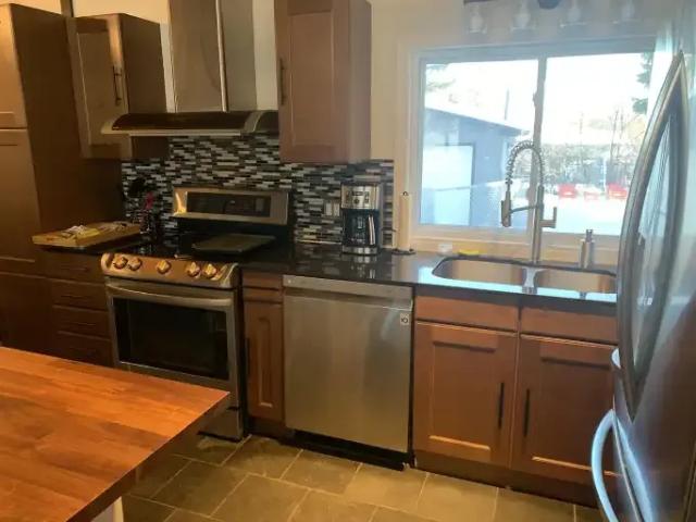 3 Bedroom Apartment Calgary AB 104178790