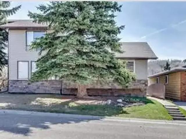 3 Bedroom Apartment Calgary AB 104178996