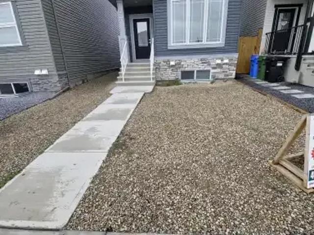 3 Bedroom Apartment Calgary AB 104179238