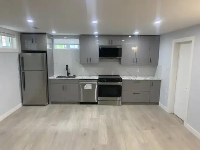 3 Bedroom Apartment Calgary AB 104179758