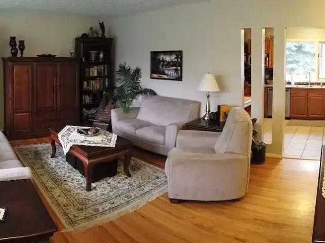 3 Bedroom Apartment Calgary AB 104179807