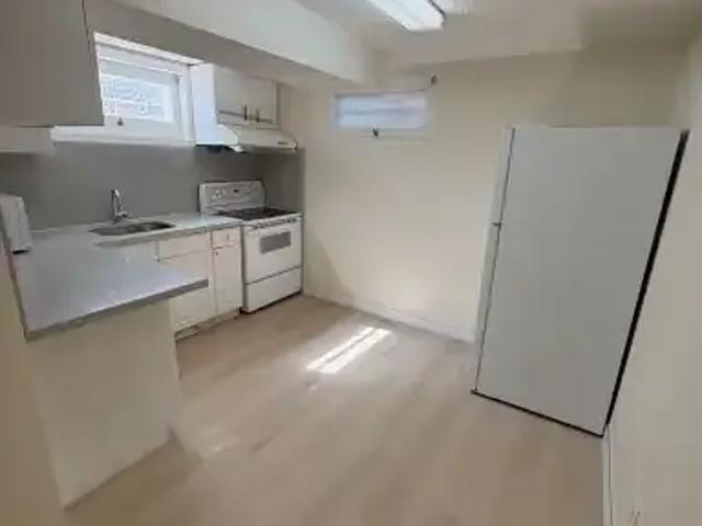 3 Bedroom Apartment Calgary AB 104179942