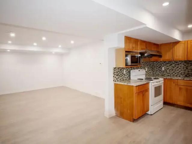 3 Bedroom Apartment Calgary AB 104180027