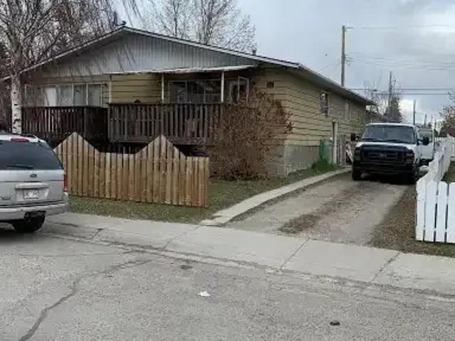 3 Bedroom Apartment Calgary AB 104180136