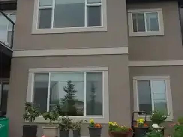 3 Bedroom Apartment Calgary AB 104180239