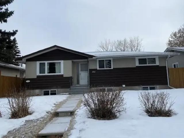 3 Bedroom Apartment Calgary AB 104180292
