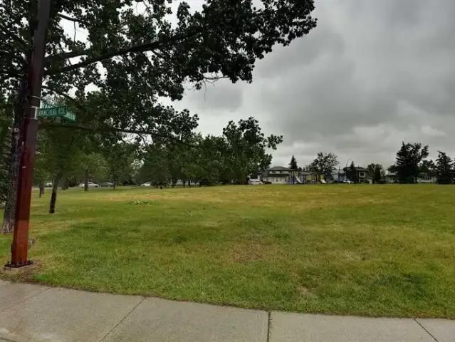 3 Bedroom Apartment Calgary AB 104180690
