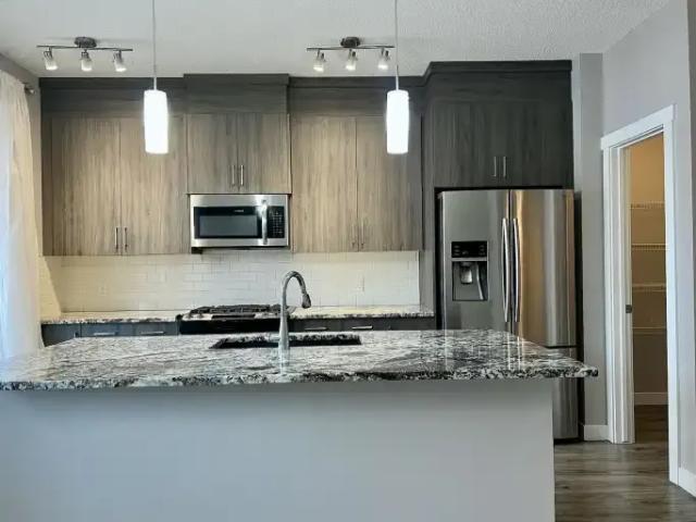 3 Bedroom Apartment Calgary AB 104180788