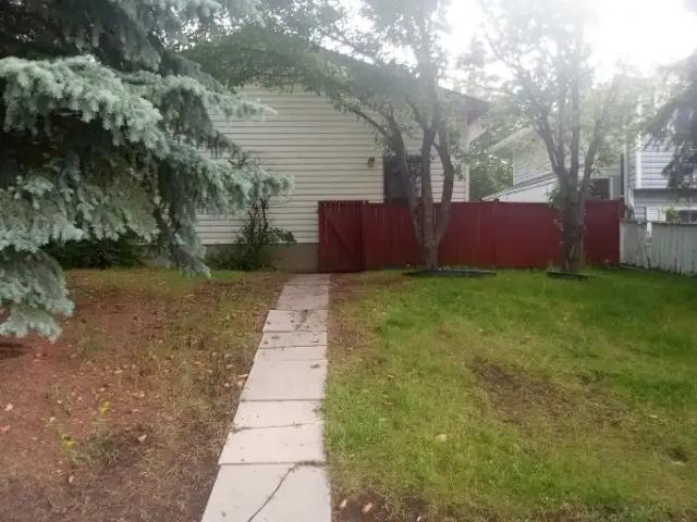 3 Bedroom Apartment Calgary AB 104181004