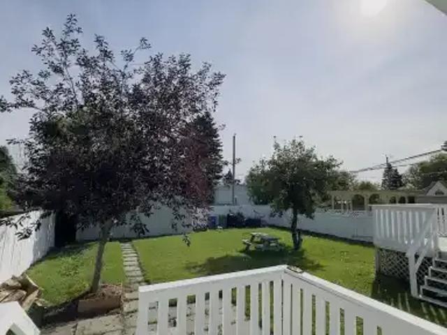 3 Bedroom Apartment Calgary AB 104181087