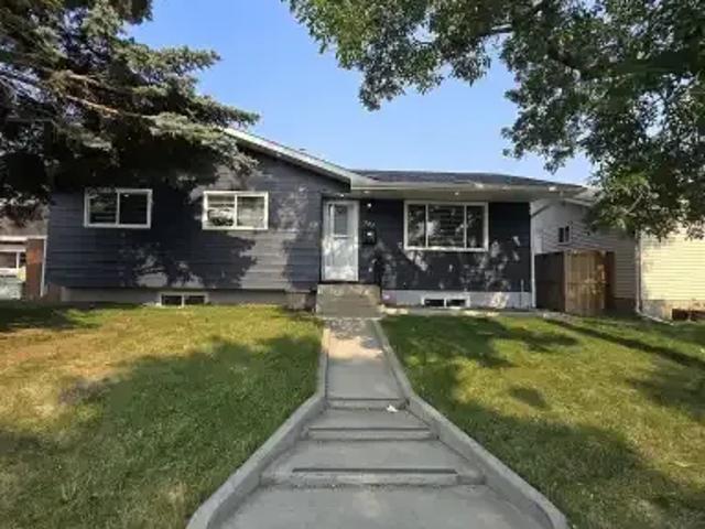 3 Bedroom Apartment Calgary AB 104181088